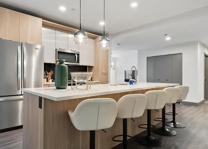 Experience Downtown At Millennium - Luxury In The Loop