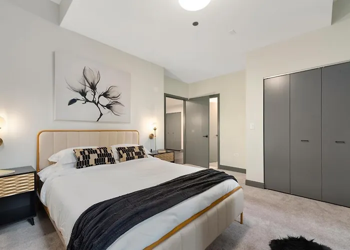 Apartment Experience Downtown At Millennium - Luxury In The Loop Chicago