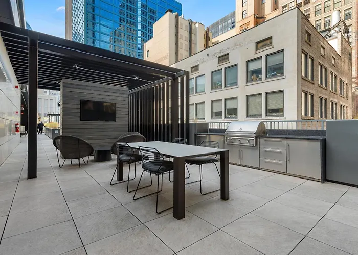 Experience Downtown At Millennium - Luxury In The Loop Apartment Chicago
