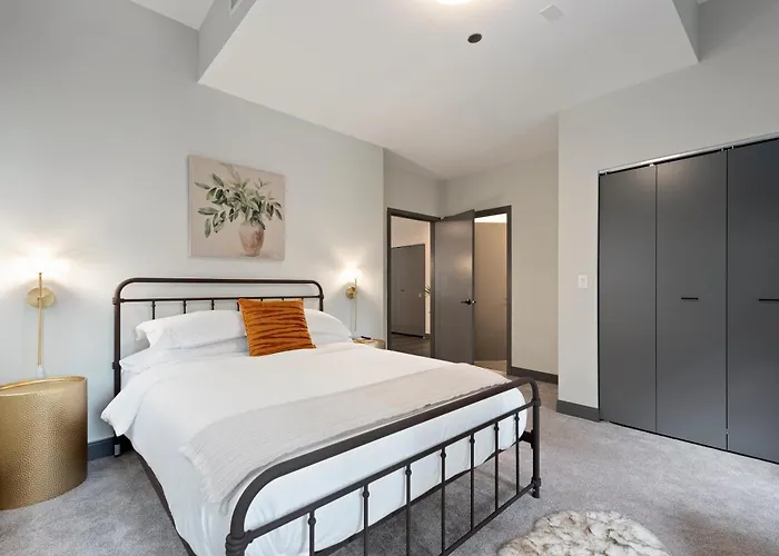 Experience Downtown At Millennium - Luxury In The Loop *