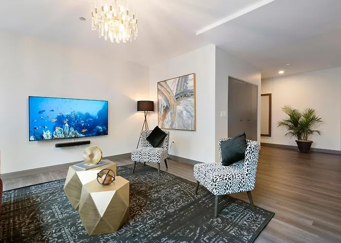 Experience Downtown At Millennium - Luxury In The Loop Apartment Chicago