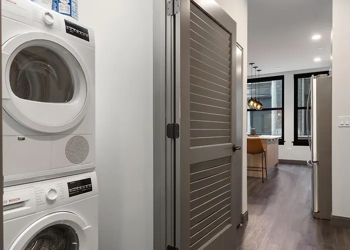 Experience Downtown At Millennium - Luxury In The Loop