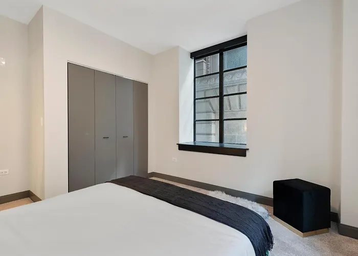 Experience Downtown At Millennium - Luxury In The Loop *