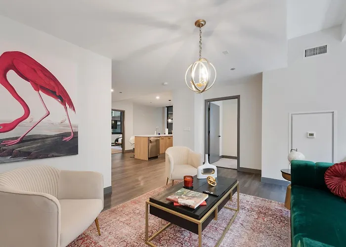 Experience Downtown At Millennium - Luxury In The Loop