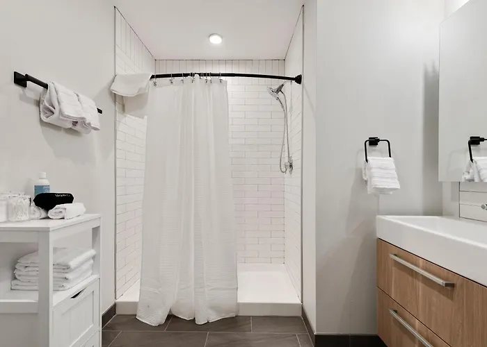 Experience Downtown At Millennium - Luxury In The Loop Apartment Chicago