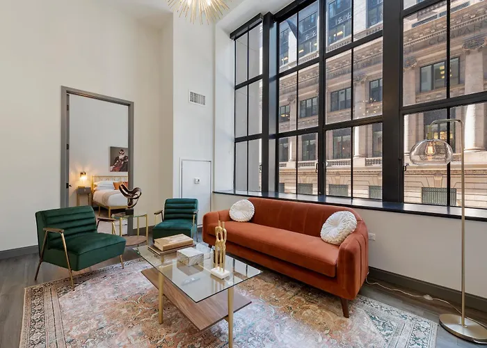 Experience Downtown At Millennium - Luxury In The Loop *